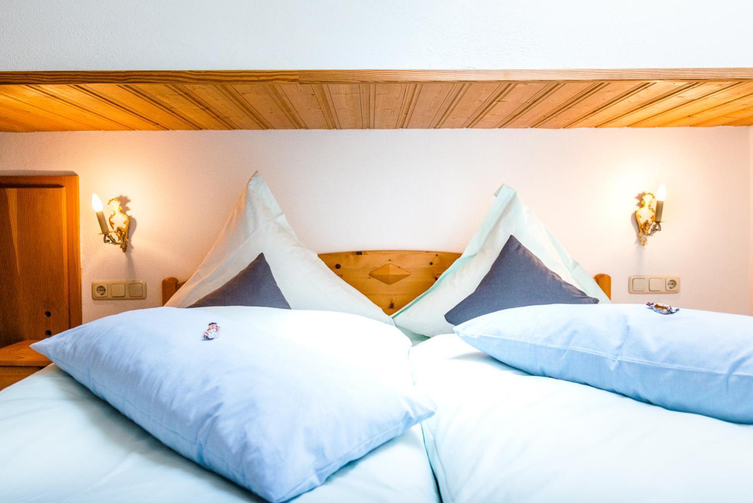Ferienwohnung Bergfrieden Krün Pokoj fotografie